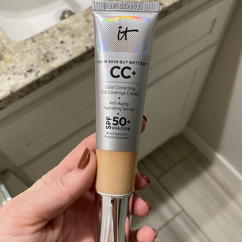 IT cosmetics CC Cream Fair Light